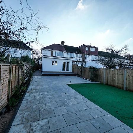 Morden  Homely & Peaceful Living Space מראה חיצוני תמונה