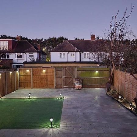 Morden  Homely & Peaceful Living Space מראה חיצוני תמונה